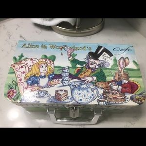 Alice and wonderland mugs and spoons